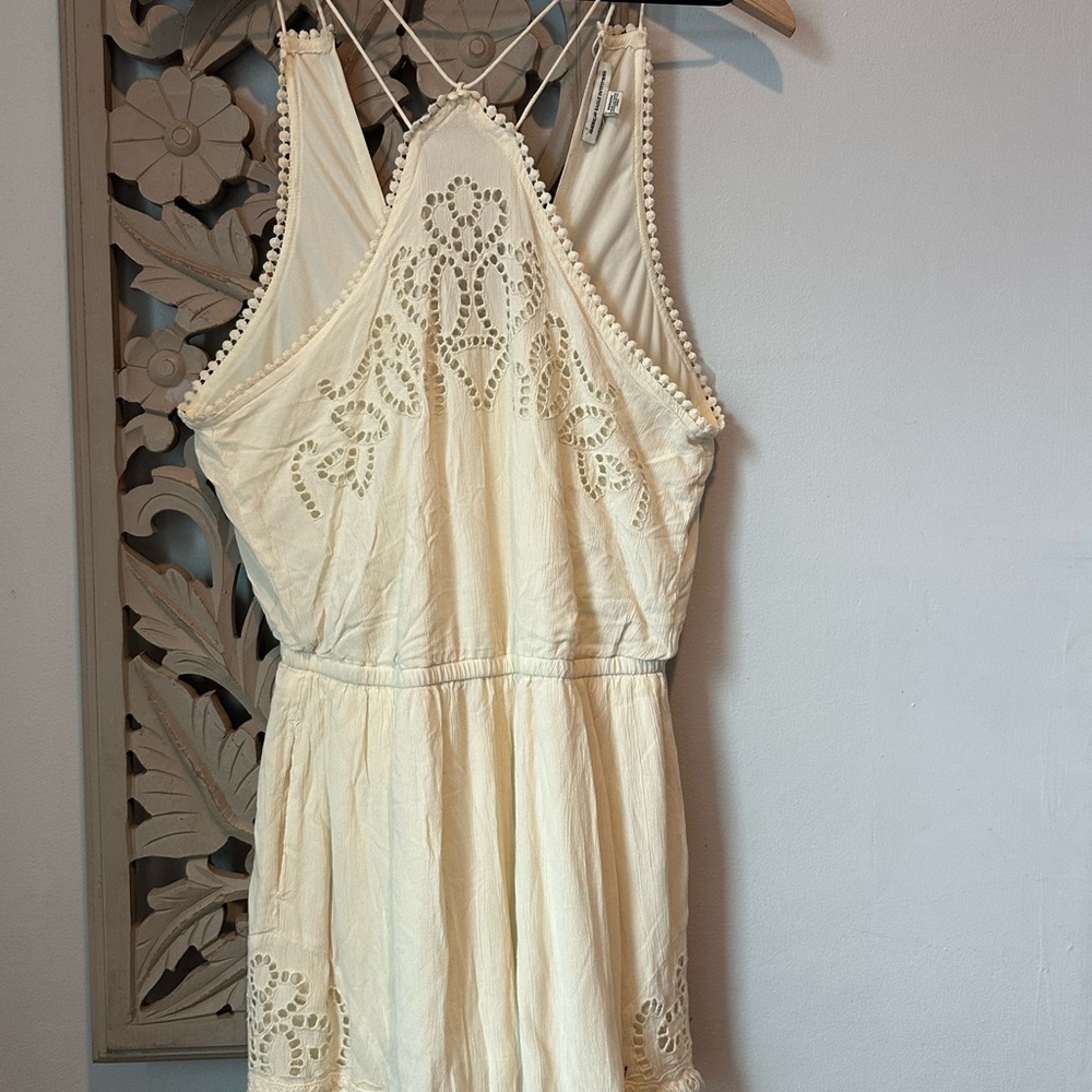 American Eagle Outfitters 🦅 Cream Sleeveless Lace Romper Medium